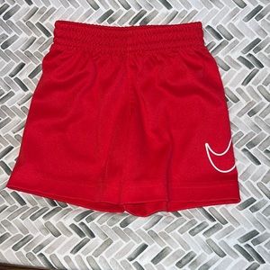NIKE 2t shorts